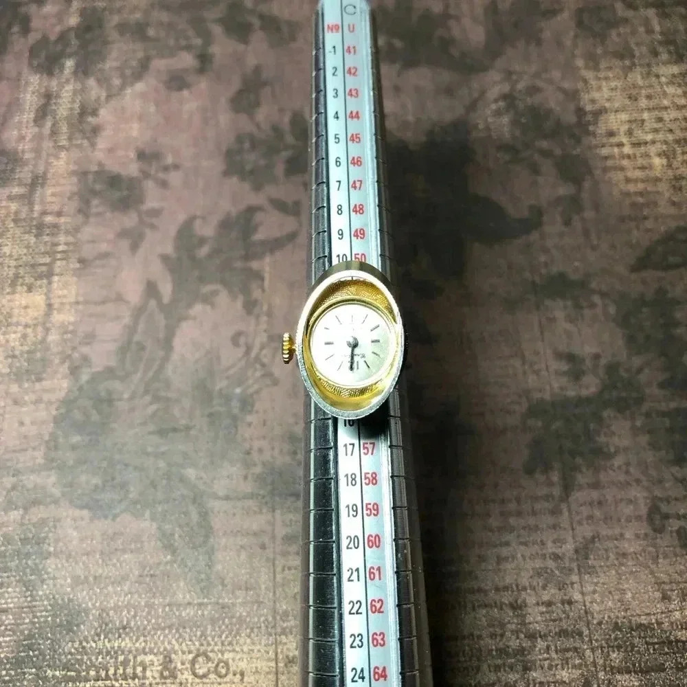 Vintage Gold Tone Wind Up Clock Ring Adjustable Size DOESNT WORK